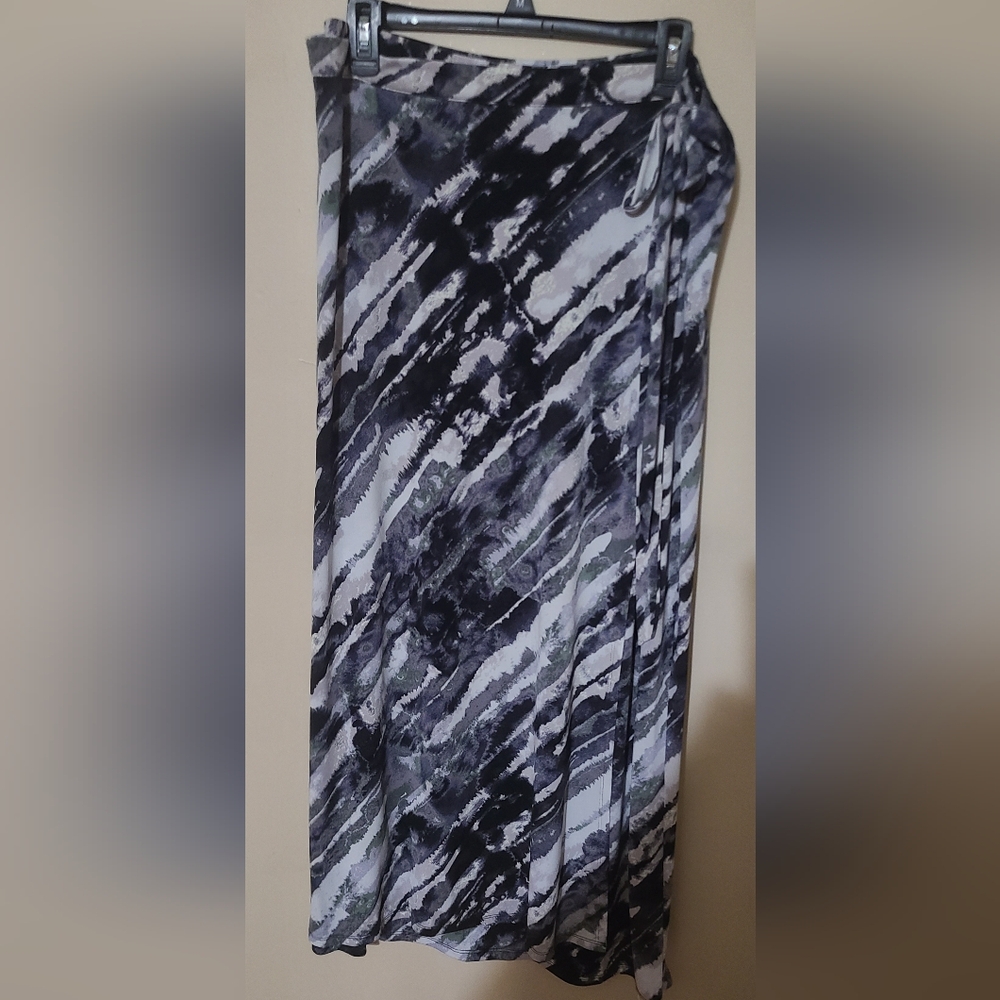 Cato Black and Gray Maxi Skirt Size 14/16W